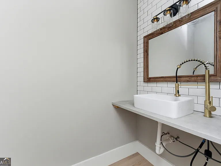 1409 NW Dr NW #2 — Photo 3