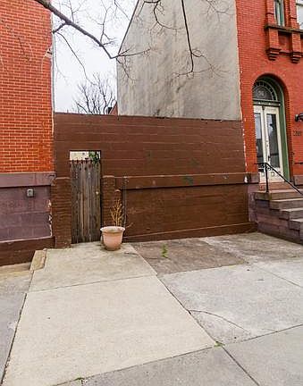 2nd image of 2209 Saint Paul St