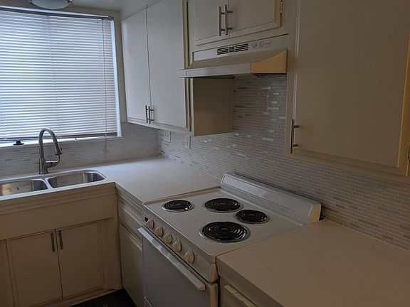 3rd image of 123 Mira Mar Ave
