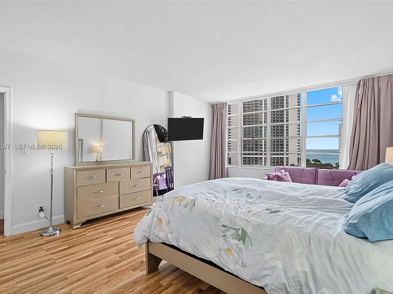 1817 S Ocean Dr #Penthouse 28 — Photo 12