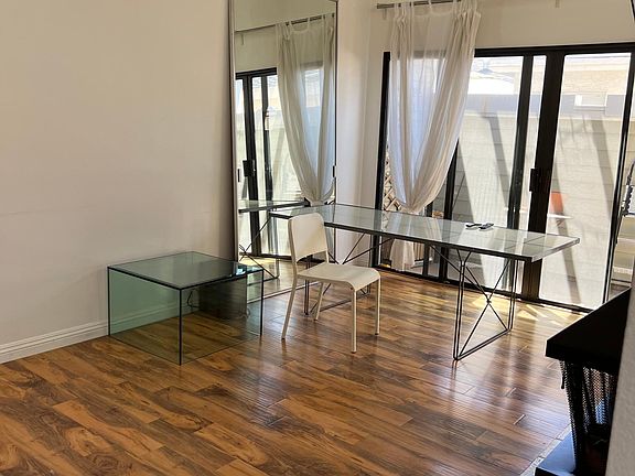 5th image of 505 Narcissus Ave Unit 1/2