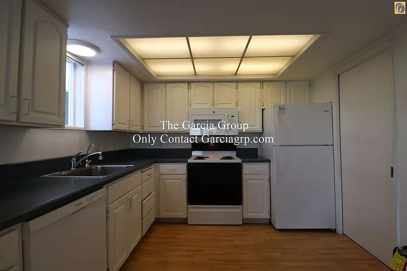 1505A SW Hall St photo 1
