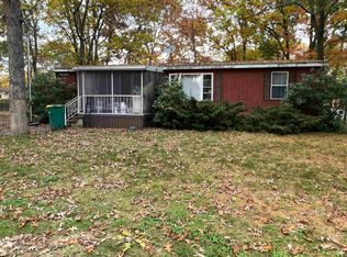 1 N Dewberry Ln, Rochester, NH 03867