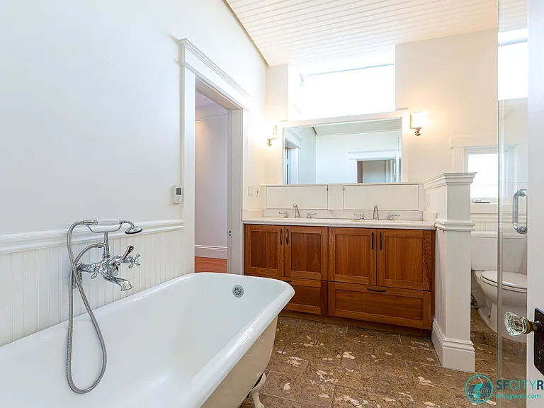 339 Texas St — Photo 13