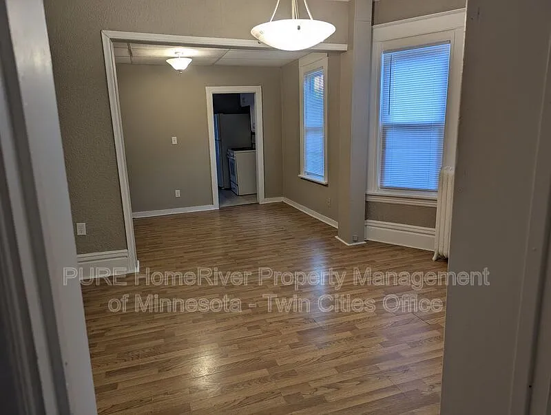 605 Van Buren Ave #2