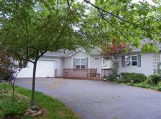 6078 Canyon Woods Dr, Rockford, IL