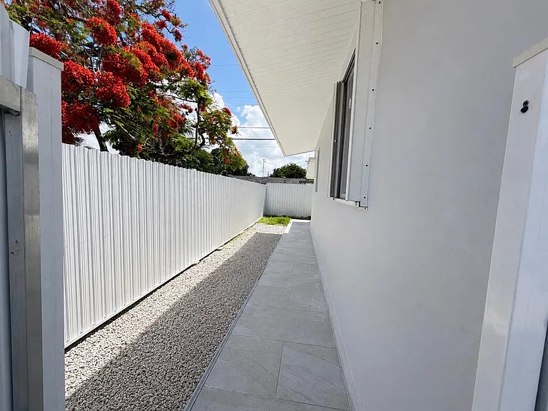 5220 SW 98th Avenue Rd — Photo 1