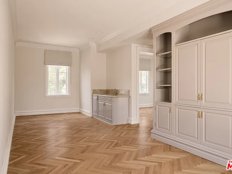 628 N Rodeo Dr — Photo 25