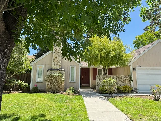 39574 Benavente Ave — Photo 3