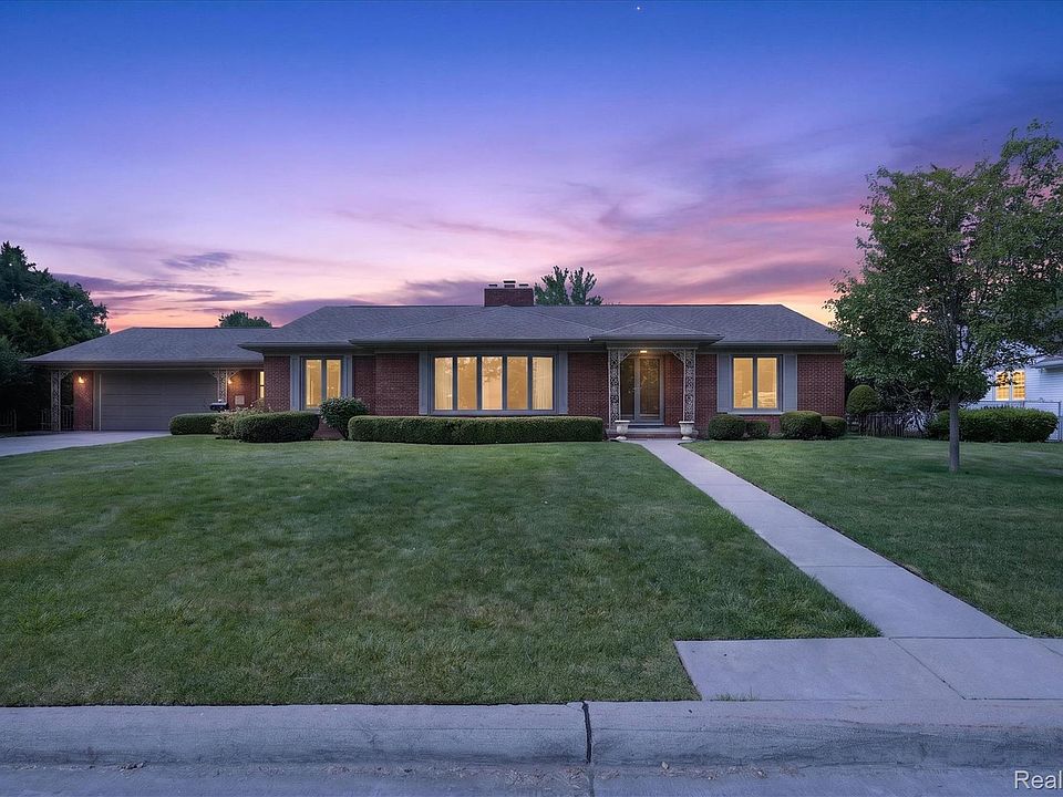 1st image of 3 Shorecrest Cir