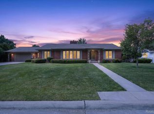 3 Shorecrest Cir, Grosse Pointe Shores, MI 48236