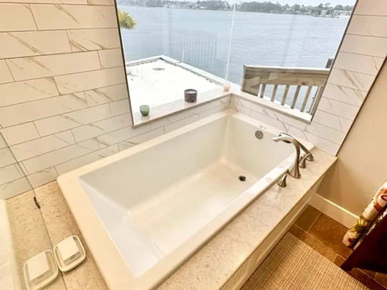910 Santa Rosa Blvd — Photo 34