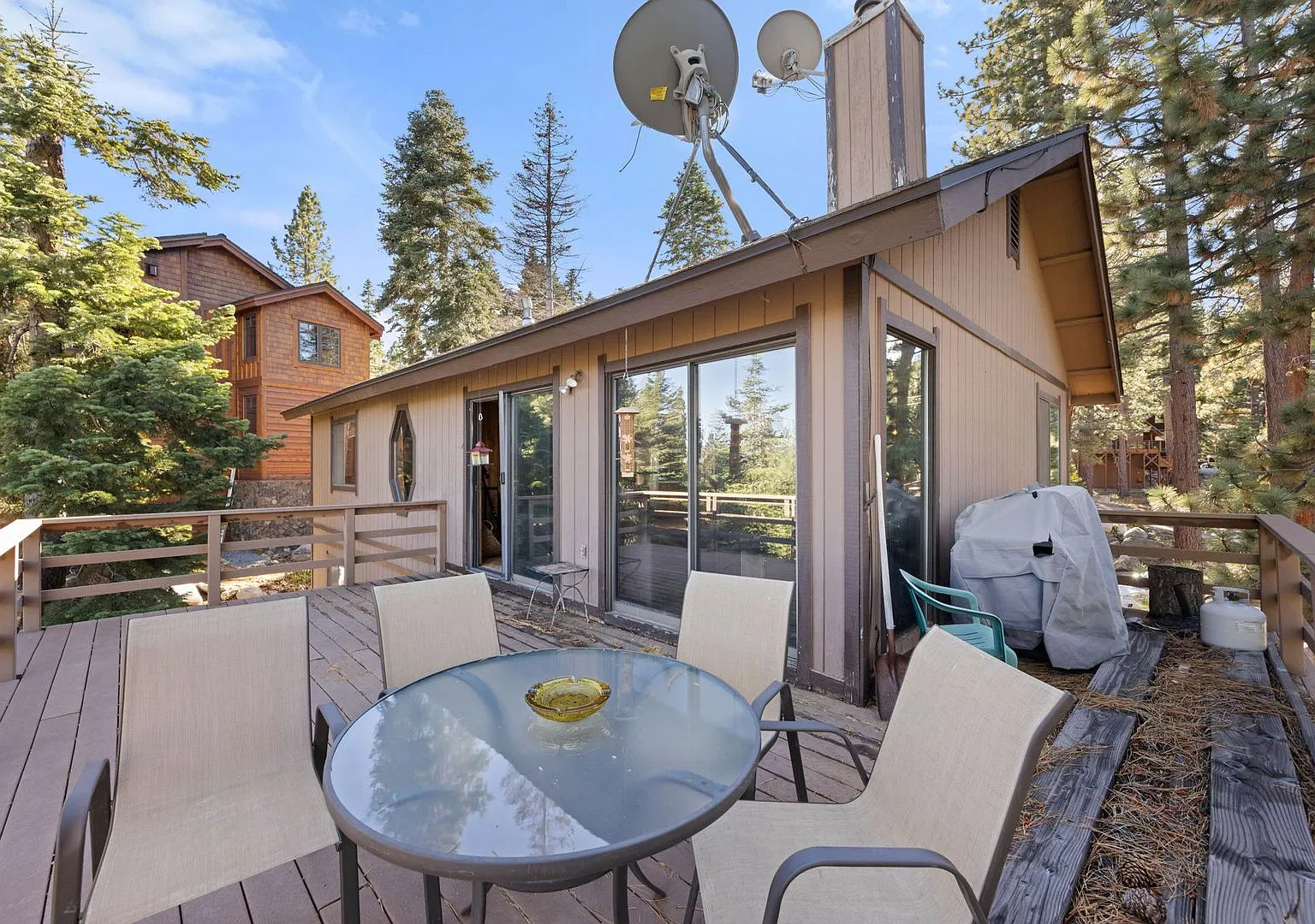 Fully Furnished 4-Bedroom, 3.5-Bathroom Home in Tahoe Hills — Photo 1