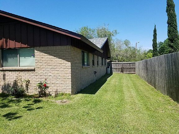 3rd image of 409 Westwood Dr