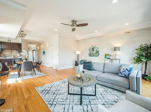 2nd image of 1423 N Ashland Ave APT 401