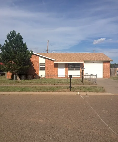 101 Tucker Cir — Photo 2