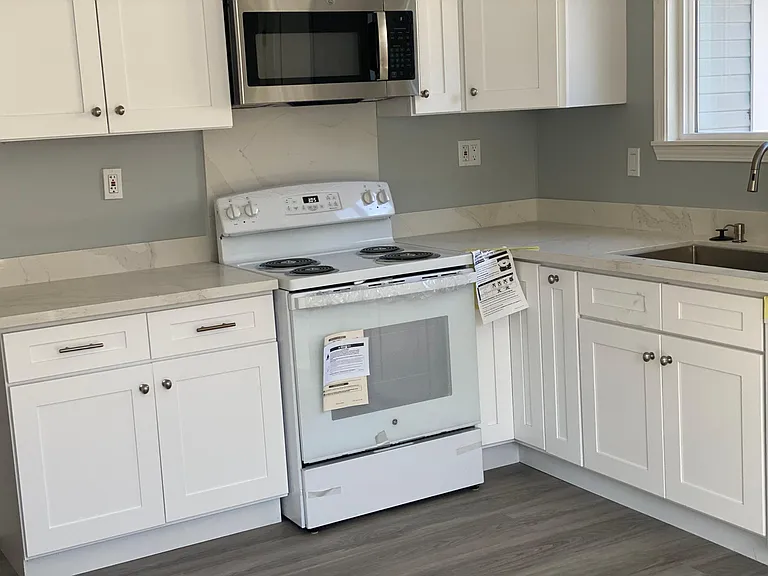 408 Raymond Ave — Photo 4