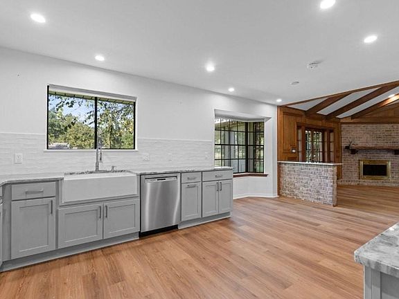 2nd image of 773 Bocage Ln