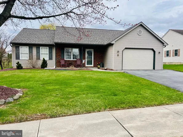 5 Springhouse Dr, Myerstown, PA 17067