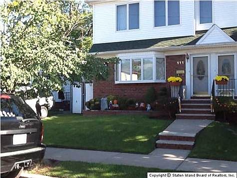 3rd image of 111 Park St