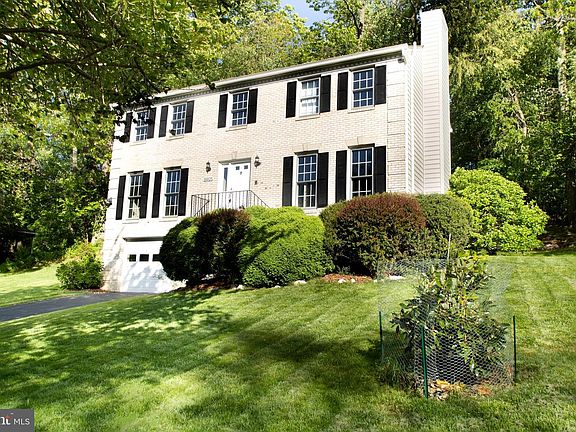 2nd image of 16825 Malabar St