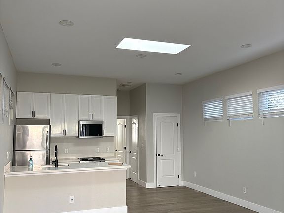 4th image of 426 W San Fernando St APT 14