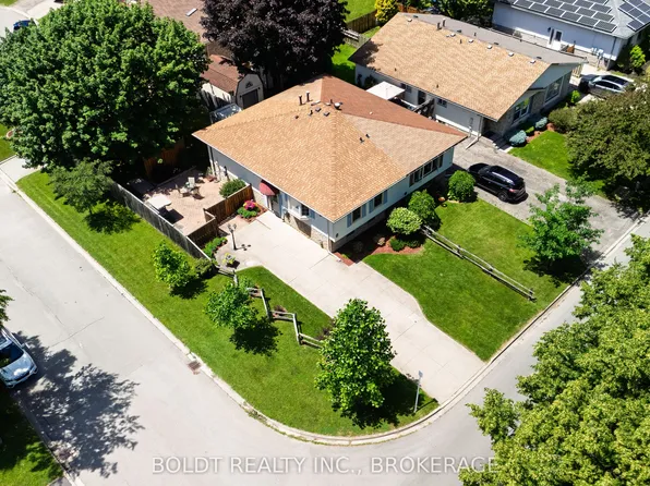 77 Elma St, Saint Catharines, ON L2N 6Z8