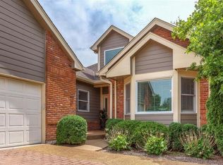 14340 Walnut Creek Dr, Chesterfield, MO