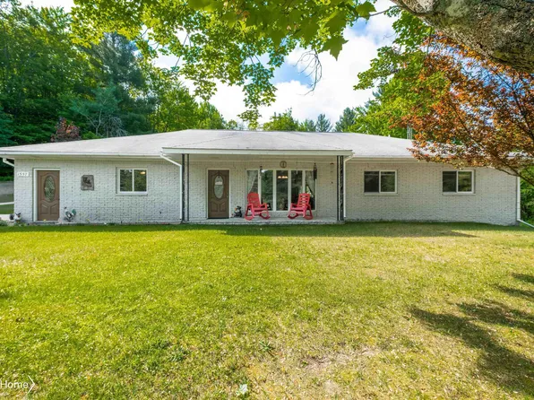 1557 W Eddy School Rd, Bellaire, MI 49615