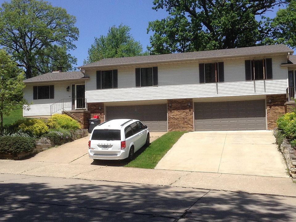 Duplex beautifully redone and ready to move in