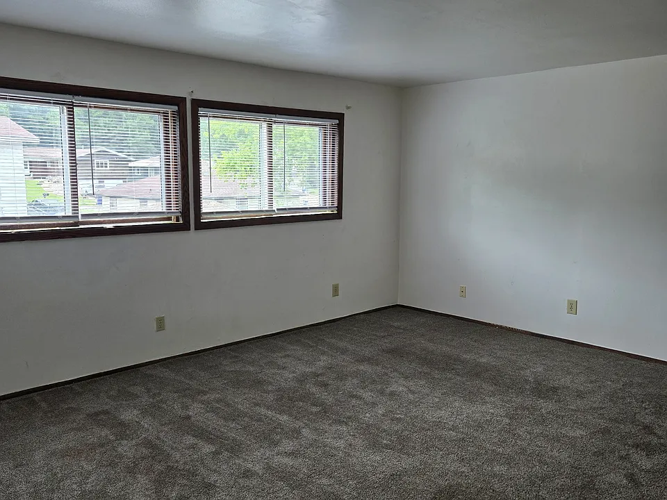 1213 E Union Ave
