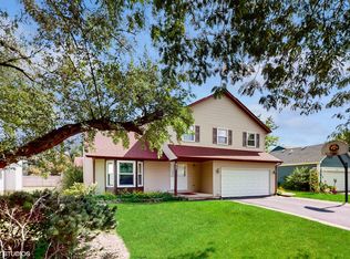 957 Thomas Blvd, Mundelein, IL 60060