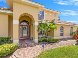 900 Landmark Cir S, Tierra Verde, FL 33715
