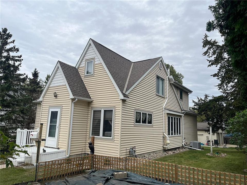 1st image of 411 13th St SW