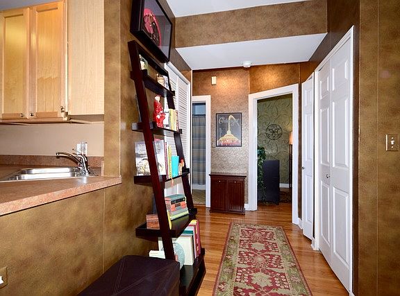 4th image of 3000 W Sunnyside Ave #3