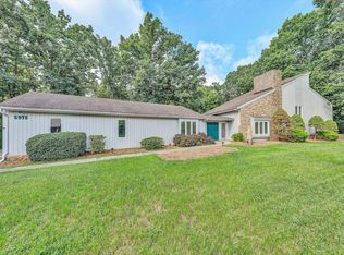 5975 Lakemont Dr, Roanoke, VA 24018