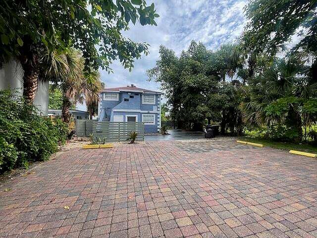 1st image of 919 2nd St #3