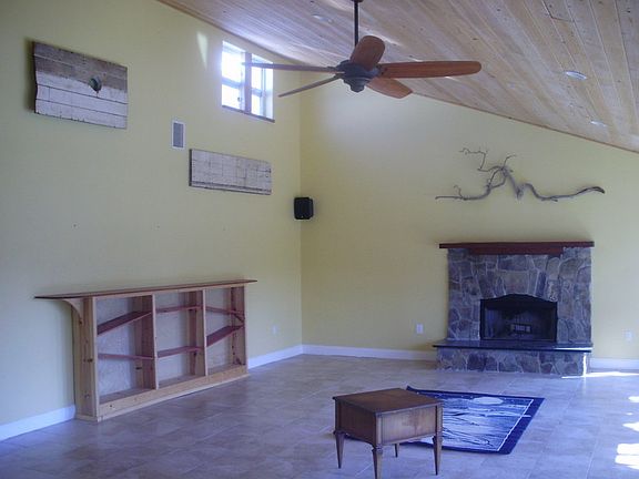 Florida Room
						:
						Huge 22x36 Florida room big enough for pit furnature, pool table, and dinette.