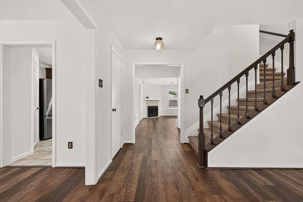 4 bed, 2.5 bath, 2362 sqft, $2,100 — Photo 1