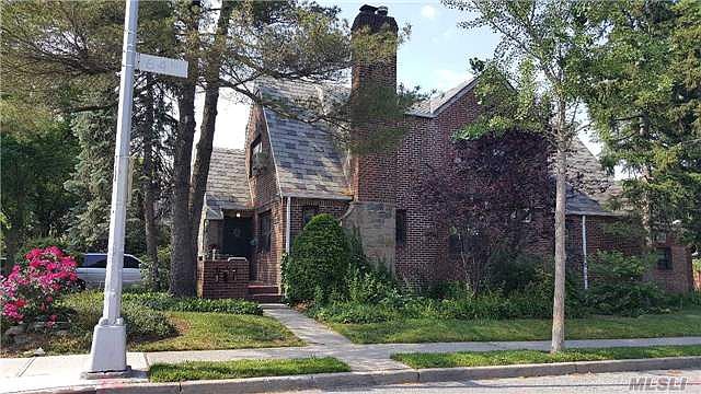 1st image of 6349 Dieterle Cres #2