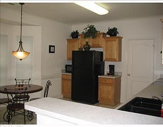 4th image of 7 American Ct
