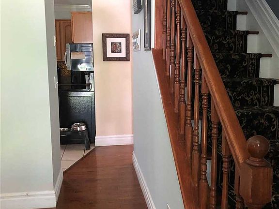 3rd image of 219 Clinton Ave