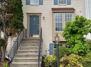 13922 Winding Ridge Ln, Centreville, VA 20121
