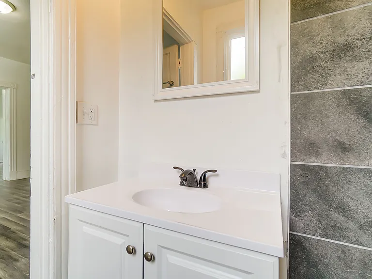 1768 Williams Ave — Photo 48