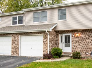 8 W 57th St, Westmont, IL