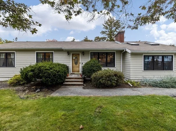 4 University Ln, Billerica, MA 01821