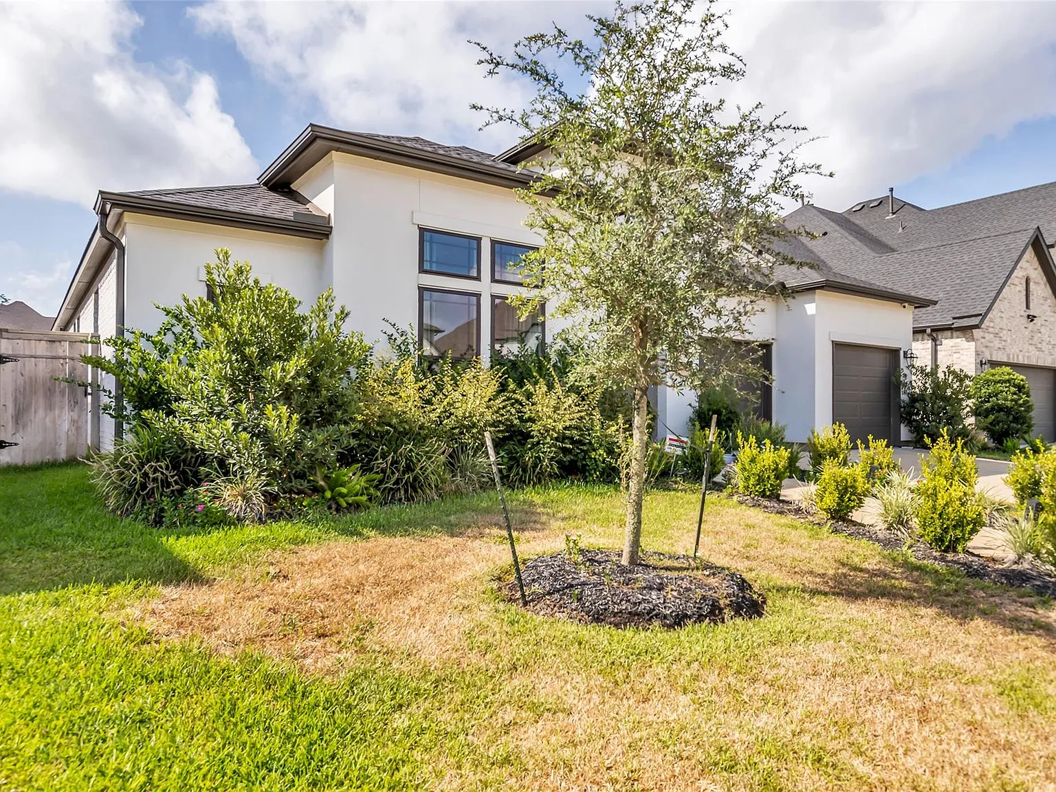 4 bed, 3.0 bath, 3088 sqft, $3,500 — Photo 3
