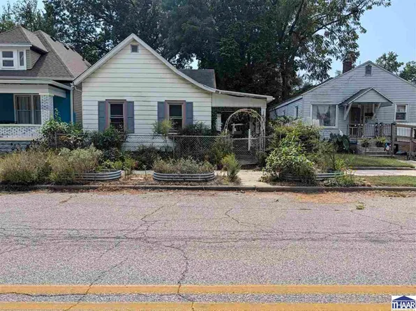 1427 Chestnut St, Terre Haute, IN 47807