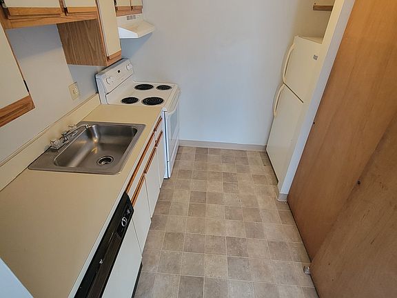 5th image of 10 Agney Ave APT 3C