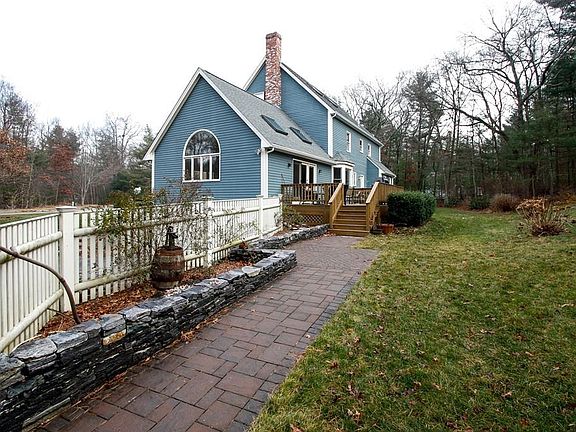 2nd image of 11 McKenzie Ln